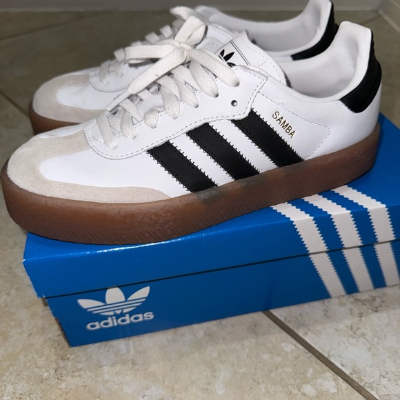 White Sambae Adidas-purchased in Oct at Adidas store, like new, only worn twice - Picture 3 of 6